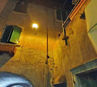 Schön beleuchtete Gassen