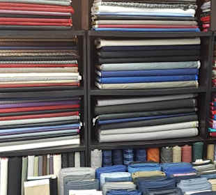 Stoffe und Farben