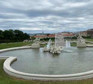 Brunnen im vorderen Bereich