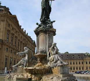 Brunnen vor der Residenz
