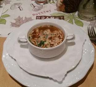 Kräuterflädlesuppe