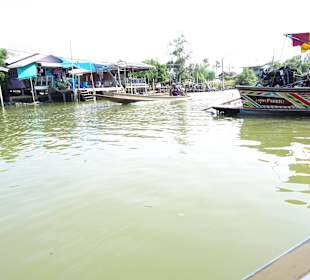 Auf dem Weg zu den schwimmenden Affen