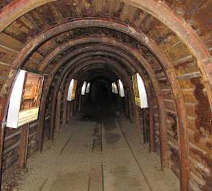 Tunnel im Bergwerk