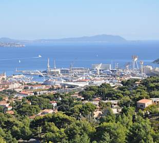 Blick von der Route des Crêtes auf La Ciotat 
