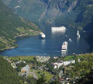 Im Fjord wirds manchmal eng.