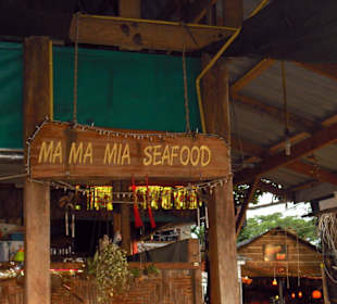 Blick vom Tisch Richtung Küche