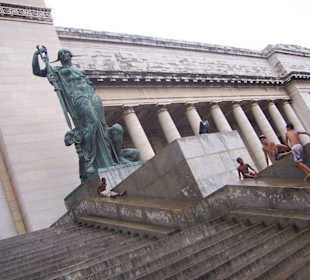 auf den Treppen des Capitols