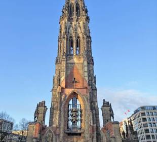 Blick auf den Kirchturm der St. Nikolai-Kirche