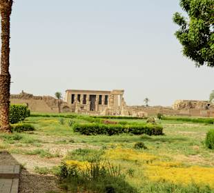 Панорама храма