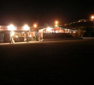 Georges Strandbar bei Nacht