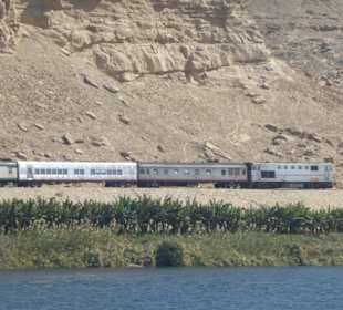 Nilfahrt von Luxor nach Assuan- mit Zugwagen