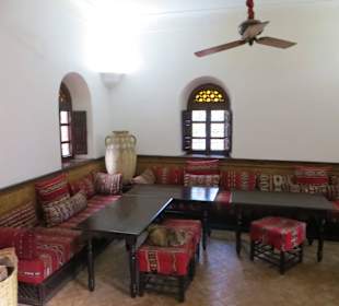 Sitzgelegenheiten im Jardin Majorelle Restaurant