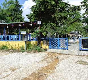 Eingang am Parkplatz 