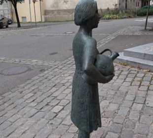 Skulptur Hafner und Wassermädchen 