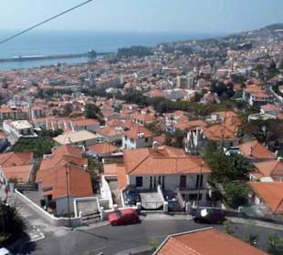Blick über Funchal aus der Seilbahn