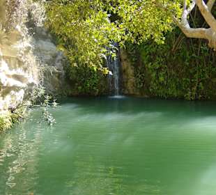 Das untere Becken des Wasserfalls (Adonis Baths)