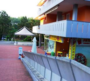 Lido dei Pini Fußgängerzone Brücke