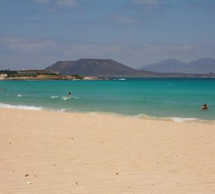 Mit Insel Los Lobos im Hintergrund