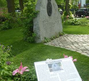 Kadettenstein am Paulinenplatz