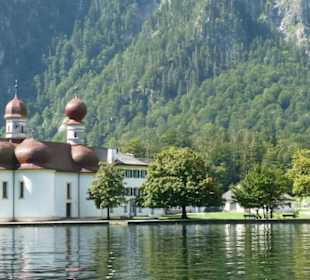 Blick vom Königssee-Schiff auf St. Bartholomä