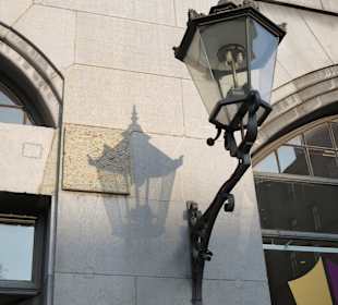 Laternenschattenspielin der Petersstraße