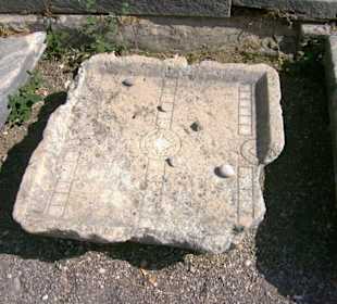 historischer Spieltisch