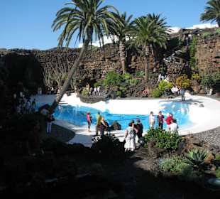 Weißes Schwimmbecken, von César Manrique entworfen