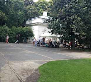 Park Łazienkowski Trou Madame - kawiarnia