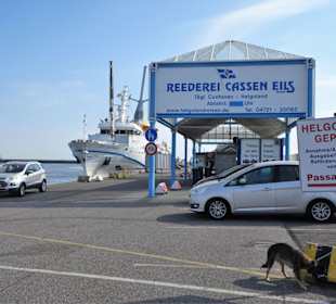 Zugang zum Terminal des Fährhafens