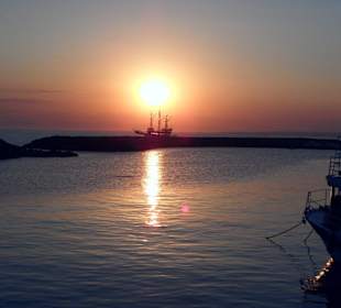 Dreimaster auf Discotour im Abendrot