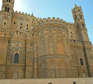 Die angebauten Türme