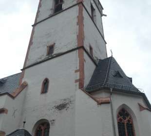 Die Heilig-Kreuz-Kirche von Assmannshausen
