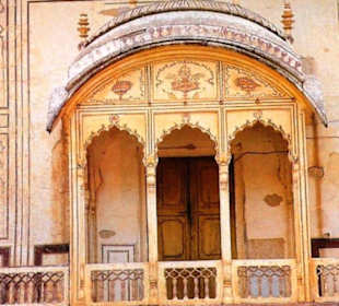 Balkon am Sariska Palast