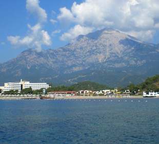 Im Hintergrund der Tahtali