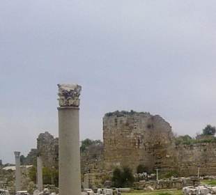 Stadtmauer in Side in Side