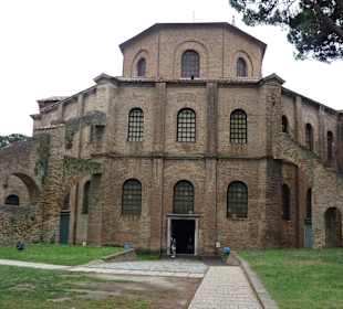 DIe Basilica San Vitale
