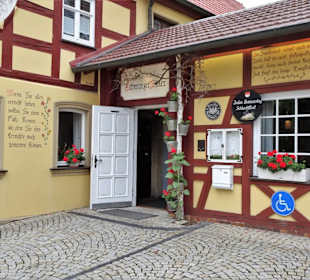 Eingang zum Landgasthof Schwarzer Adler