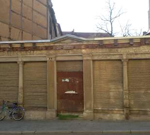 ... und dahinter ist - nichts!