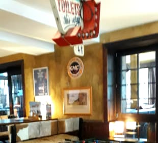 Restaurant Road Stop