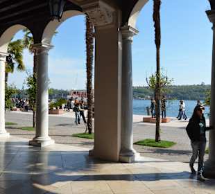 Säulenhalle des Rathauses