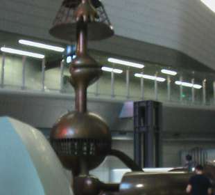 Seitlich am Gang angeordnet