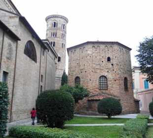 Baptisterium der Kathedrale von Ravenna