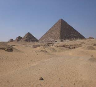 Die Pyramiden, Seitenansicht