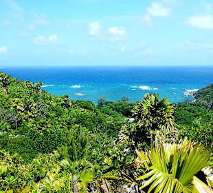 Blick aufs Meer und Praslin