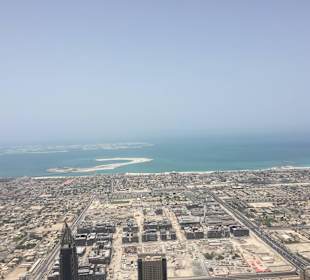 In 452 Meter - Burj Khalifa - Blick auf the World
