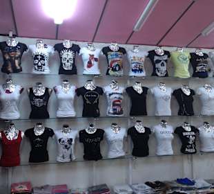 Ein Teil der Damen T-Shirts