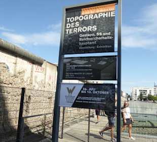 Berliner Mauer - Hinweistafel