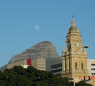 Mond - Berg - Rathaus
