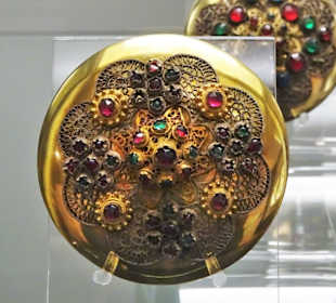 Schmuckschnalle im Historischen Museum