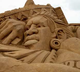 Ausdruckstarke Kunst aus Sand